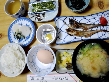 *【朝食一例】焼魚がメインの素朴な和定食をご用意致します。