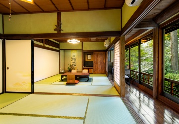 【客室一例】純和室10～14畳 ゆとりある客室で、心安らぐひとときをお過ごしください。