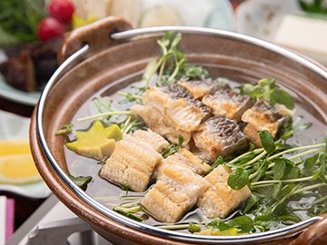 *【川床料理：鰻鍋】夏の定番スタミナ食！ひろ文オリジナル「鍋」としてご用意。