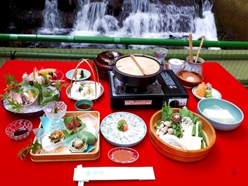 *【川床：鱧しゃぶコース】京都の夏を涼しげに彩る鱧づくしのコース。