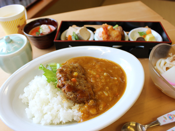 お子様夕食　ハンバーグカレー