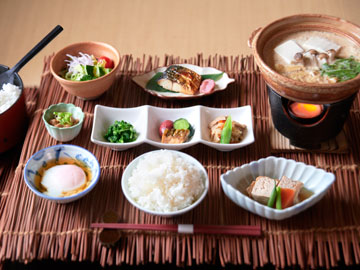 【朝食一例】旅館ならではの和定食。朝から食が進みます