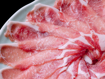 【豚肉ボタン風鍋】特製味噌仕立てでお召し上がり下さい♪