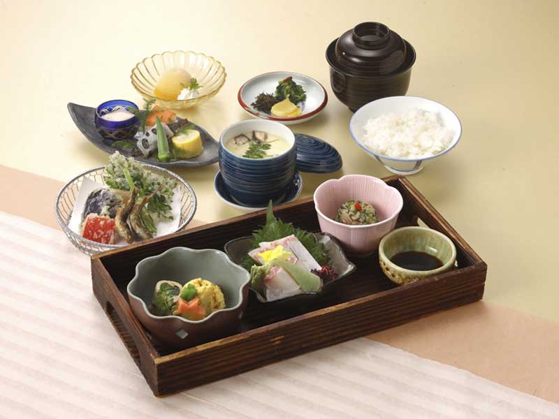 【もみじ御膳】秋の味をお気軽にランチで♪貴船の魅力をご堪能ください。