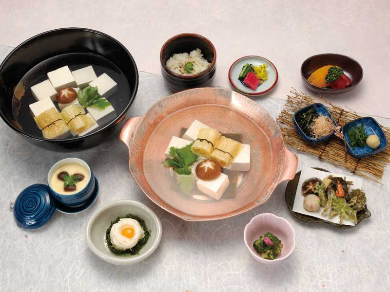 【湯どうふ御膳】寒い季節にぴったり湯どうふをメインにした”湯どうふ御膳” ※写真は一例です。
