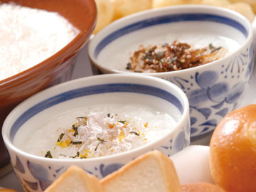《朝食バイキング一例》朝食は身体にやさしいメニューを中心にご用意いたします。