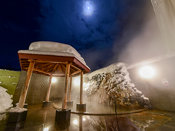 *天然温泉レースイの湯/露天風呂 スキー旅行といえばこれ!雪見露天をご堪能頂けます