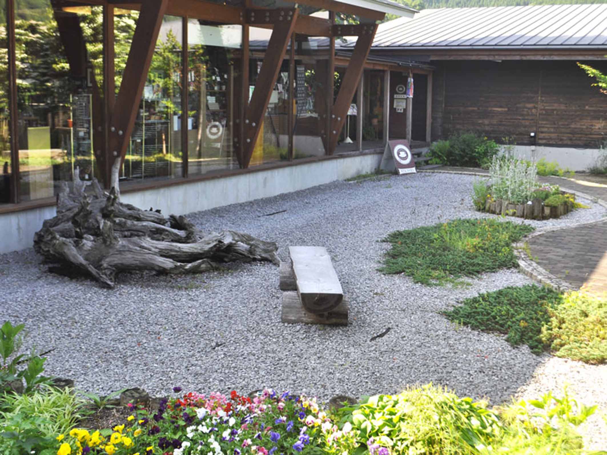 美術館併設の喫茶店「カフェ・マイセン」もあります♪