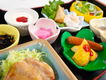 *【ご朝食一例】