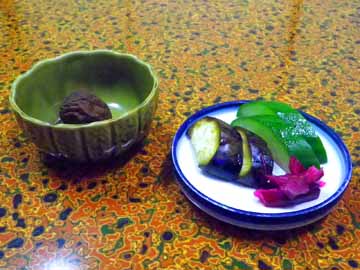 *昔から漬けられてきた梅干しは、なんと10年もの！