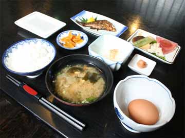 湧水を使っているので、ごはんやお味噌汁も一味違います