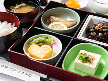 *【朝食一例】寝起きの体に優しいシンプルながらもほっとするメニューです。壱岐の美味しいお魚も♪