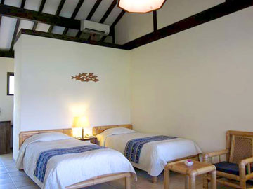 *【客室一例】夜には波の音を聞きながら眠りにつきます。