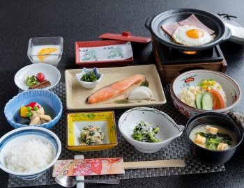 *【朝食一例】どこかほっとする、身体に優しい和定食をご用意いたします。