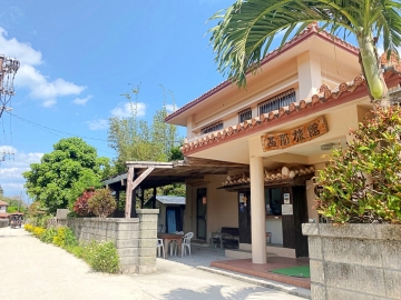 *【外観（入口）】沖縄らしさ溢れる玄関でお出迎え。皆様を心よりお待ちいたしております♪