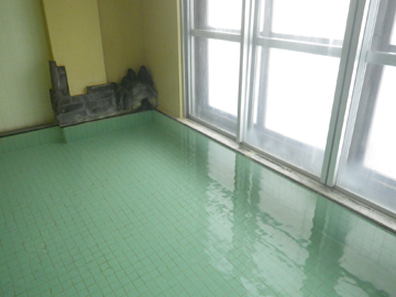 当館の温泉は「ぬる湯」で、湯上り後もポカポカと保温効果が持続します。