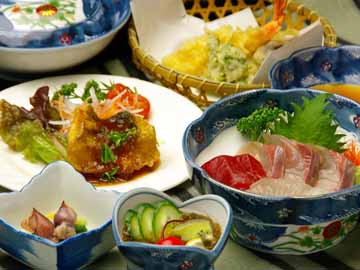 ■夕食一例■瀬戸内の海の幸と自家製食材をふんだんに使用したお料理。