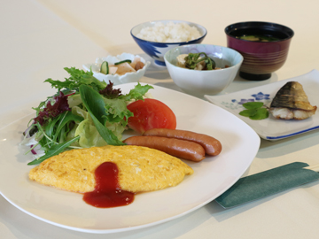 "*【朝食一例】ボリュームたっぷりの朝食で、朝から元気いっぱいお過ごしください。