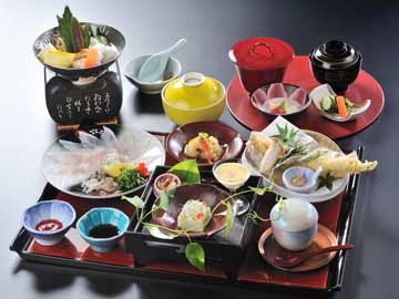 アナゴのほどよい脂と、ふんわり甘いお味がお口に広がります。
