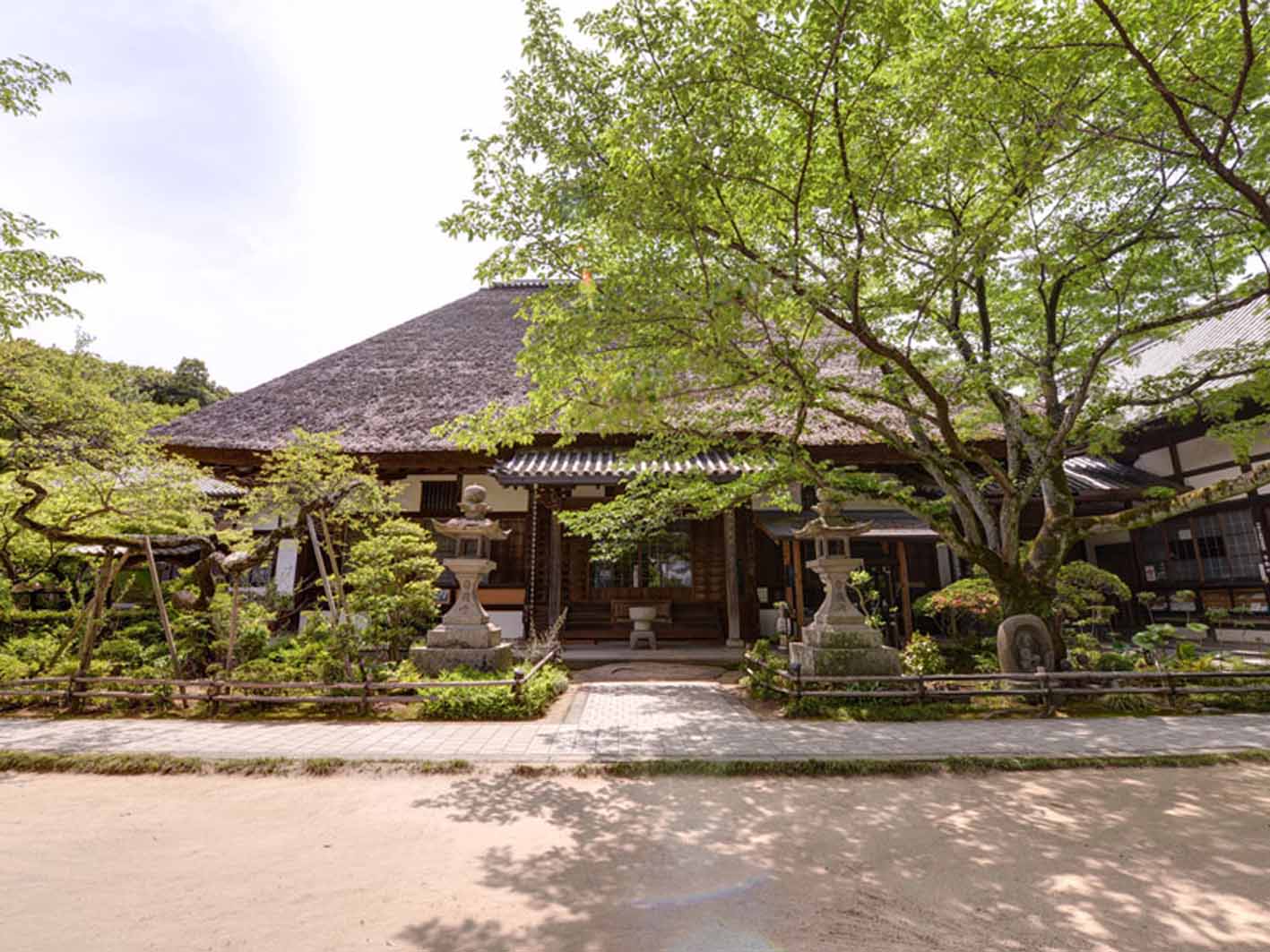 *円通寺公園/良寛和尚が修行したとして有名なお寺。園内には、本堂・開山堂などの寺院や庭園が広がります。