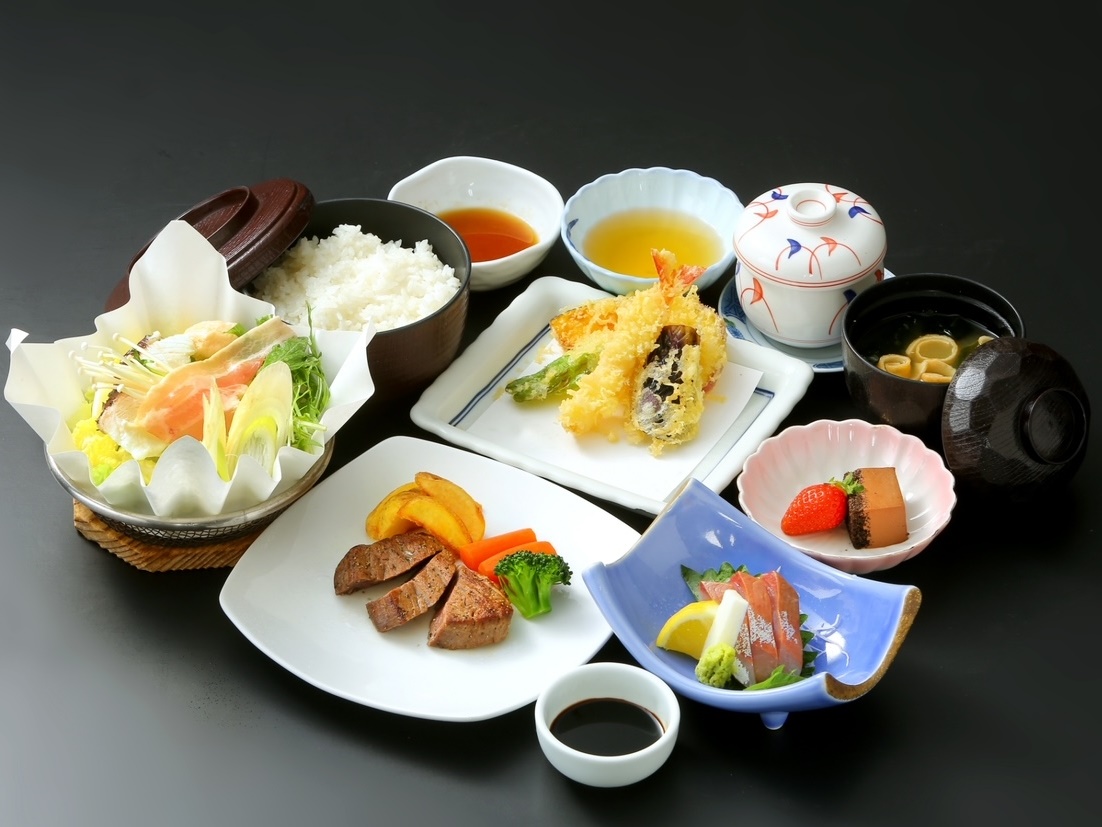 学生限定(^O^)/ワイワイ楽しむ平日期間限定<特典付>学生割特別プラン【1泊2食付・おまかせ料理】