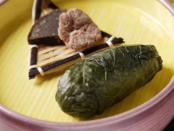 高菜の漬物が巻かれた十津川名物「めはり寿司」♪小型で食べやすいです＾＾
