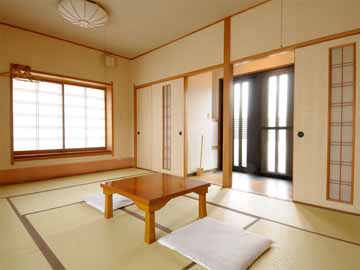 周りを気にせずゆっくりお寛ぎいただける人気の離れタイプのお部屋。