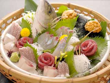 どどんっと豪華に♪お造りを姿盛りでどうぞ!(一例)