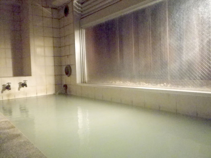 *【お風呂】24時間入浴可能＆かけ流し！天然温泉で疲れを癒しましょう。