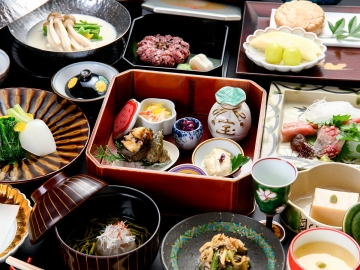 *【夕食】グレードアップ／大切な旅を彩る、味わい深い逸品尽くしの特別な京風茶懐石。