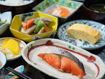 *【朝食（一例）】しっかりエネルギーチャージできる、ご朝食をご用意しております。