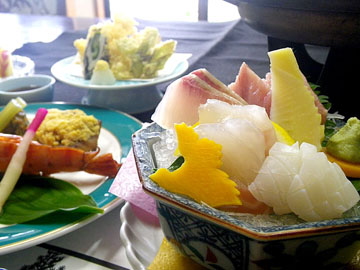 *夕食一例/新鮮な四季の味覚に舌鼓