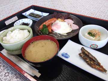 【朝食例】広間にて和食をご用意致します。
