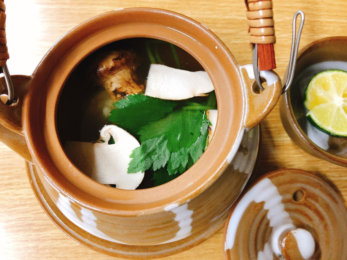 【夕食一例】土瓶蒸し。季節に合わせ、一品一品丁寧に御作りします。