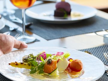 *地元食材を一皿に｜季節を表現する前菜と魚料理