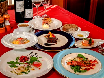 *地元食材を活かした本格イタリアンのフルコース。季節により異なる旬の味覚をお楽しみください