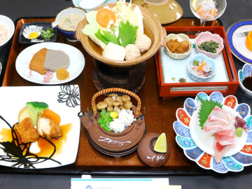 *お夕食一例（秋会席料理）/八幡浜の旬味がぎっしり詰まった期間限定の秋会席料理をご賞味下さい。
