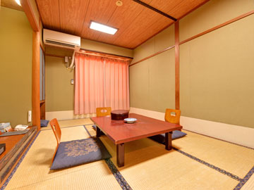 *和室7.5畳客室一例/一人旅やビジネスでのご宿泊に◎畳の香りがほのかに薫るお部屋でお寛ぎ下さい。