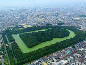 日本最大の前方後円墳「仁徳天皇陵」