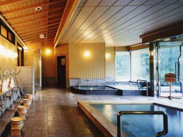 *【天然温泉大浴場】最上階に「8種の湯」を完備。飲泉をしてから、ごゆっくりと湯浴みをお楽しみ下さい。