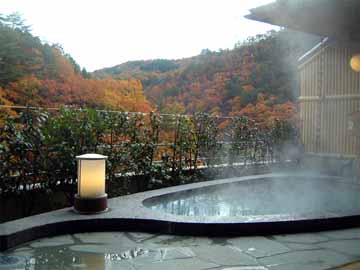 *【天然温泉露天風呂】花見、新緑、紅葉、雪見。季節の景観をすべて満喫して頂けます。