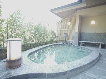 *【展望露天風呂】当館最上階にある天然温泉露天風呂。花見、新緑、紅葉、雪見をご堪能いただけます。