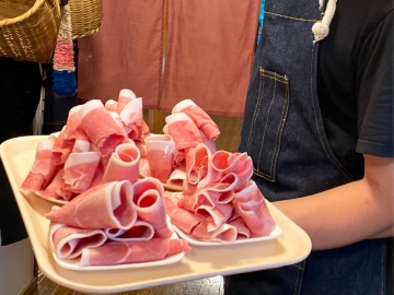 * 国産天然猪のしゃぶしゃぶ！！