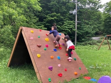 *遊具・アスレチックでのびのび遊べます。子供たちも大満足◎ご両親もご安心ください。