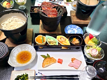 【朝食一例】朝は地元の食材がたくさん詰まった身体にやさしい和定食。