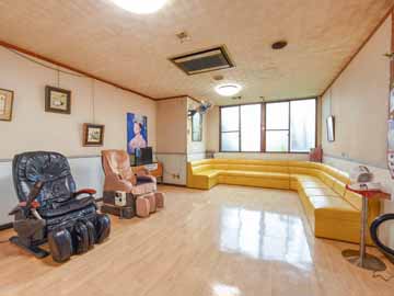*館内（湯上り処）大浴場で温まった後の休憩はこちらでもどうぞ。