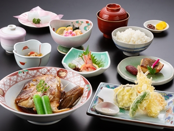 *【夕定食一例】当館人気のお手軽メニューです♪