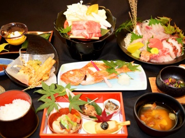 *夕食|秋の献立一例（料理長おすすめ会席）/日本海の地魚など旬彩豊かな自慢の食材を使用