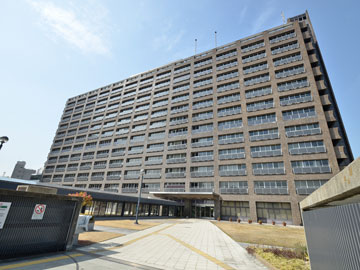 県庁へ、兵庫県警へ徒歩5分。県庁へ一番近い宿です。