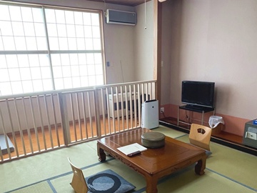 *旧館・和室（客室一例）/畳の香りがほのかに薫るお部屋で団欒のひと時をお過ごし下さい。